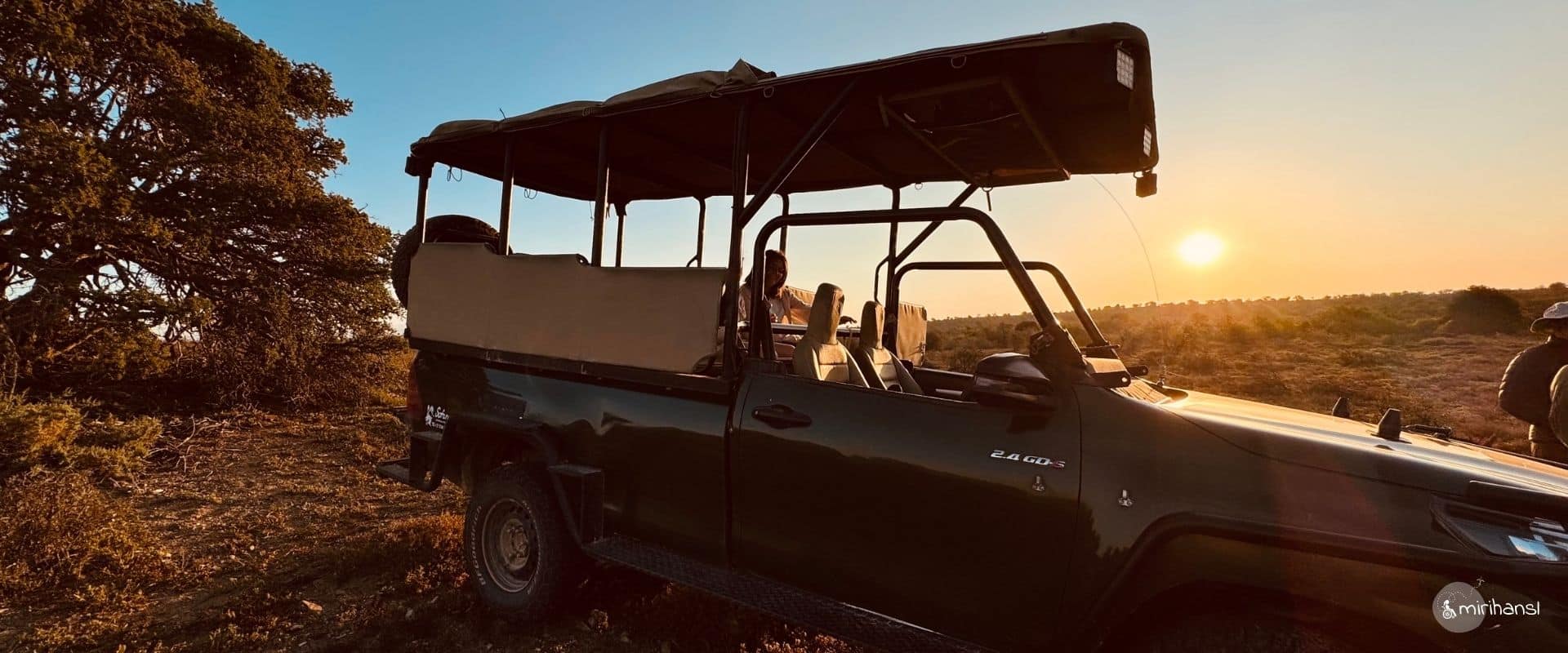 Panorama Südafrika - Safari in der Kuzuko Lodge im Addo Elephant Nationalpark - Unser Safari Fahrzeug Panorama Südafrika - Safari in der Kuzuko Lodge im Addo Elephant Nationalpark - Unser Safari Fahrzeug