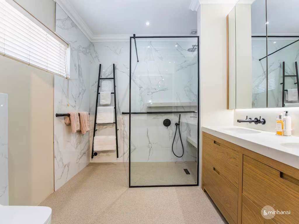 Südafrika - Airbnb Wonderview in Hermanus - Rollstuhlgerechtes Badezimmer bei Schlafzimmer Südafrika - Airbnb Wonderview in Hermanus - Rollstuhlgerechtes Badezimmer bei Schlafzimmer