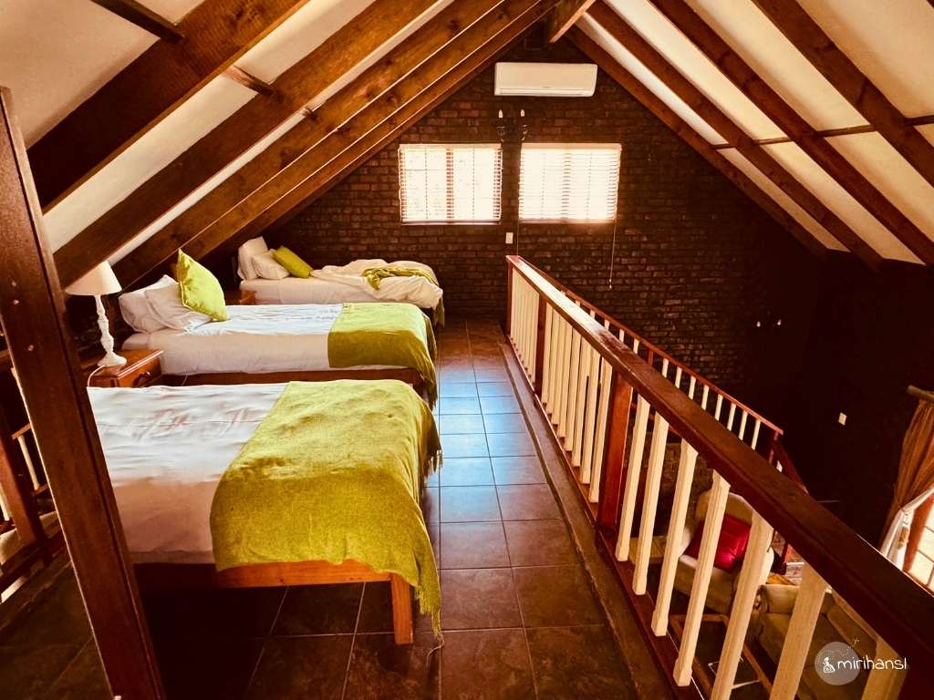 Südafrika - Zwischenübernachtung in den Swallows Nest Country Cottages - Einzelbetten im Obergeschoss Südafrika - Zwischenübernachtung in den Swallows Nest Country Cottages - Einzelbetten im Obergeschoss