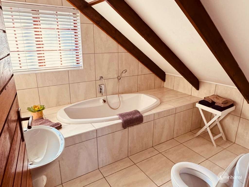 Südafrika - Zwischenübernachtung in Storm River in den Swallows Nest Country Cottages - Wunderschönes Bad im Obergeschoss Südafrika - Zwischenübernachtung in Storm River in den Swallows Nest Country Cottages - Wunderschönes Bad im Obergeschoss