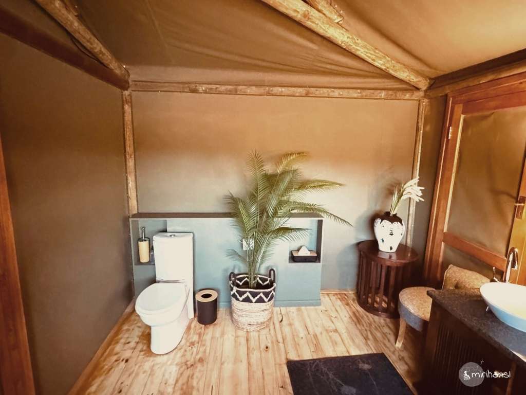 Südafrika - in der Buffelsdrift Game Lodge in Oudtshoorn - Unser Badezimmer Südafrika - in der Buffelsdrift Game Lodge in Oudtshoorn - Unser Badezimmer